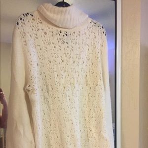 Kenneth Cole ivory white sweater large / XL